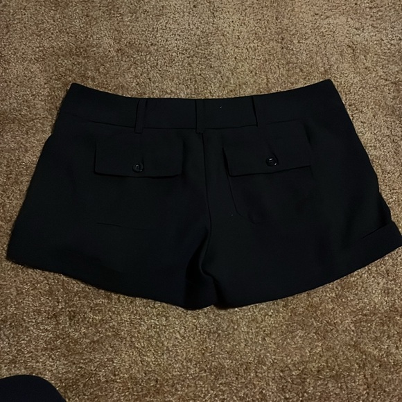 Shorts - Picture 2 of 3